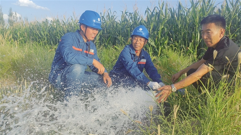 情系民族团结 心连万家灯火